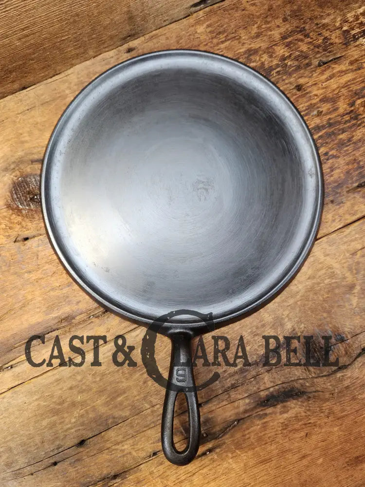 Pristine. 1930 s Griswold 9 Cast Iron Griddle Large Block logo Eri Cast Clara Bell