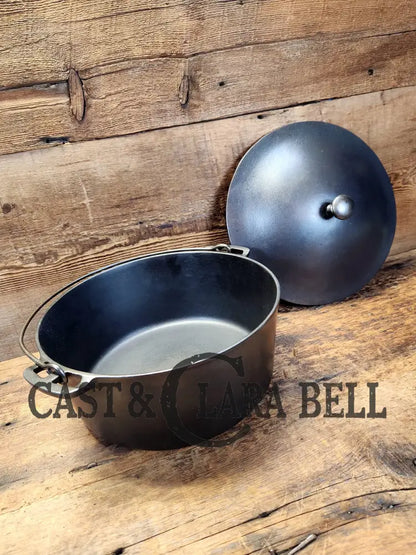 Pristine! Very Early 1900’S Wagner #8 Whistle Top Dutch Oven. Just Beautiful Ovens & Kettles