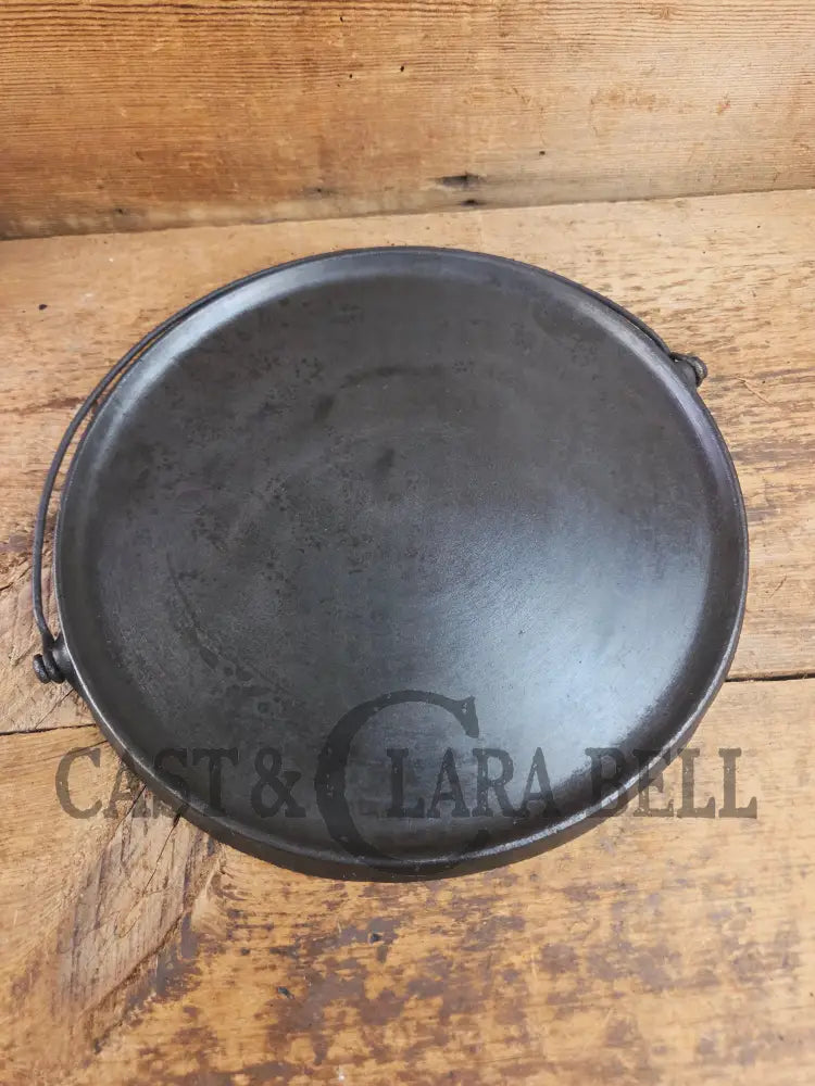 Rare find! 1890’s Griswold’s Erie #12 Bailed Round Cast Iron Diamond Logo Griddle. Very hard to find! Griddle