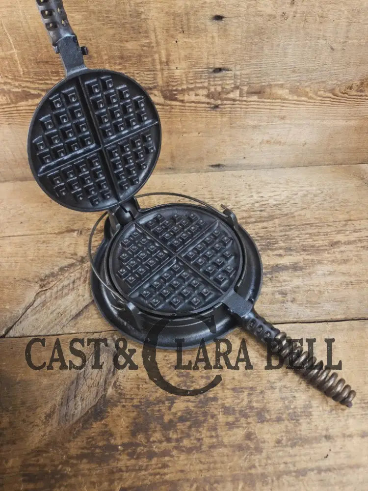 RARE Griswold #7 Waffle Iron with Short Base and Alaskan Handles Patt. 146 N The Griswold Mfg. Co. Erie PA USA Waffle