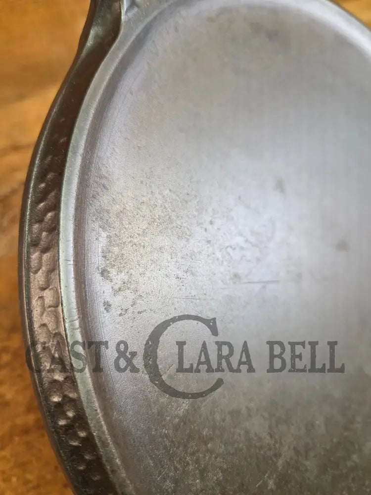 Rare treasure! Griswold hammered #9 Round Griddle. The gift for someone special - Griddle