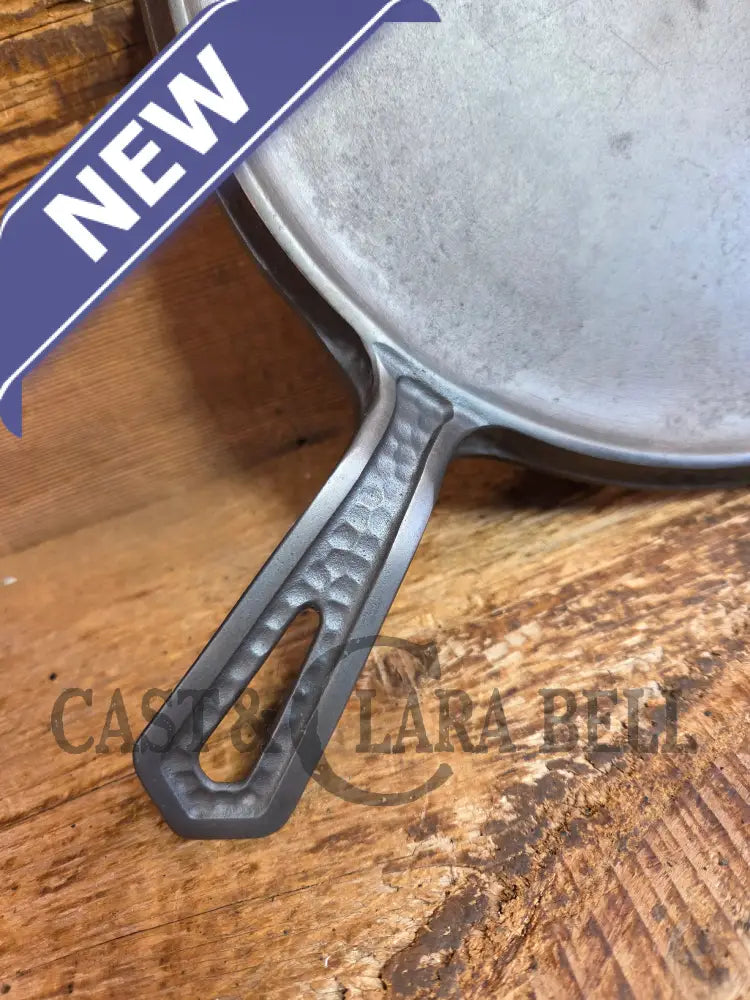 Rare treasure! Griswold hammered #9 Round Griddle. The gift for someone special - Griddle