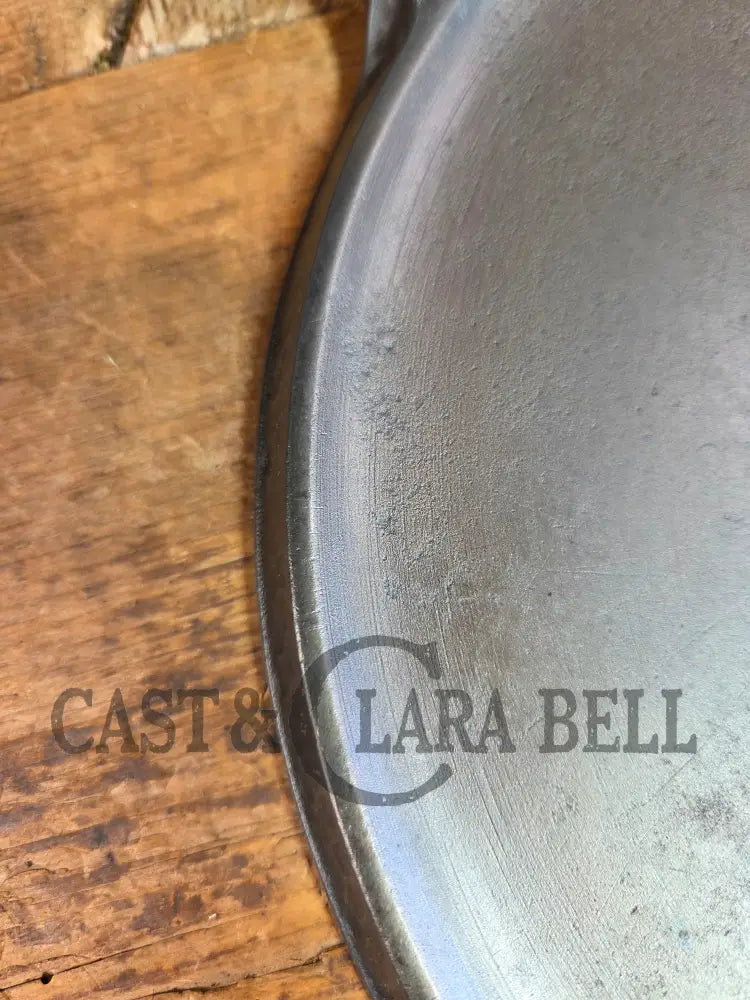 Rare treasure! Griswold hammered #9 Round Griddle. The gift for someone special - Griddle