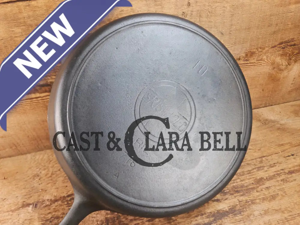 Really cool 1910’s Griswold #10 Skillet large slant logo 716 ERIE series. One of the earlies Griswold Series Skillets