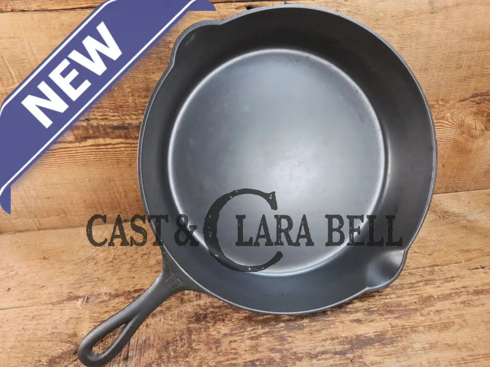 Really cool 1910’s Griswold #10 Skillet large slant logo 716 ERIE series. One of the earlies Griswold Series Skillets