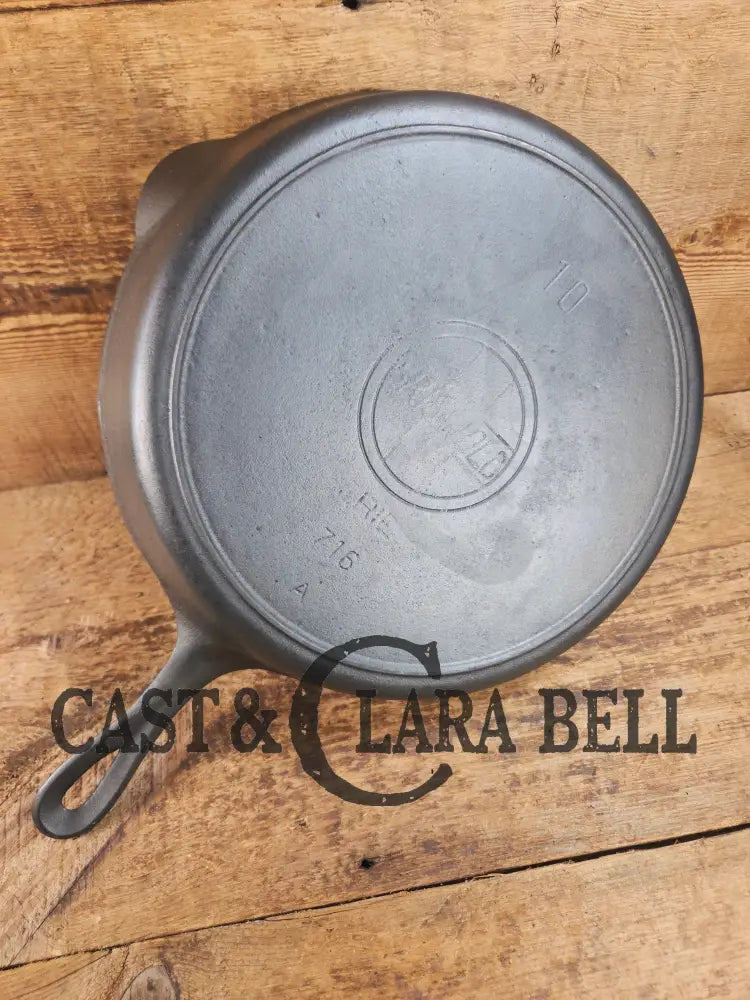 Really cool 1910’s Griswold #10 Skillet large slant logo 716 ERIE series. One of the earlies Griswold Series Skillets