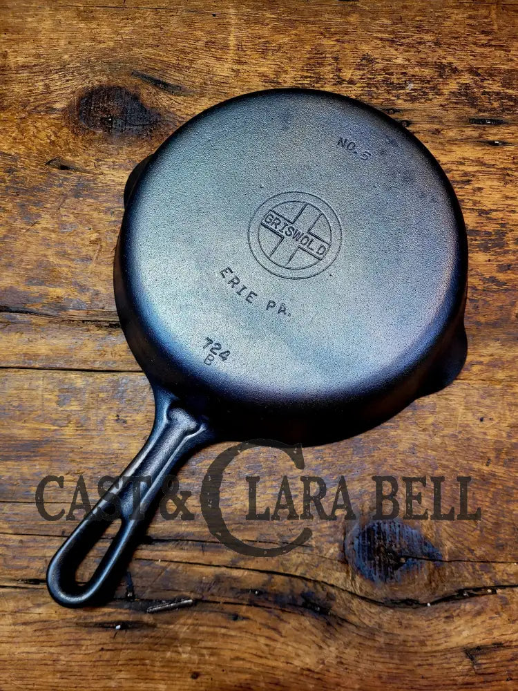 Sautee Pan! Griswold No. 5 Cast Iron Groove Handle Skillet With Small Block Logo And Smooth Bottom