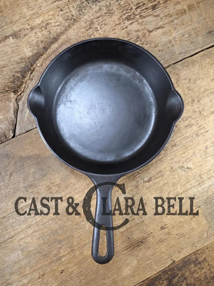 Sautee pan! Griswold No. 5 Cast Iron Groove Handle Skillet with Small Block Logo and Smooth Bottom 724 K Skillet