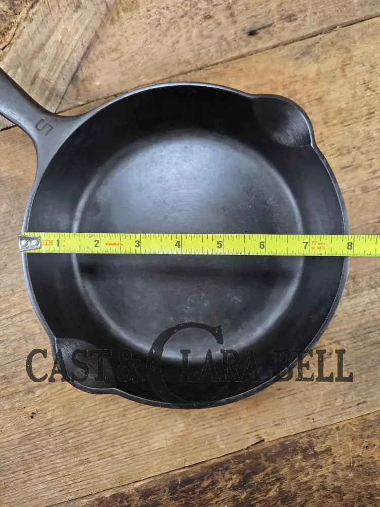 Sautee pan! Griswold No. 5 Cast Iron Groove Handle Skillet with Small Block Logo and Smooth Bottom 724 K Skillet