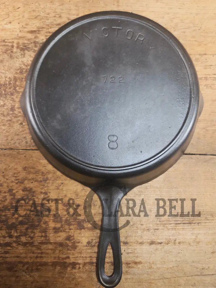 1905-1909! Second series Griswold Victor #8 Skillet 722. Restored and Ready to Use! Skillet