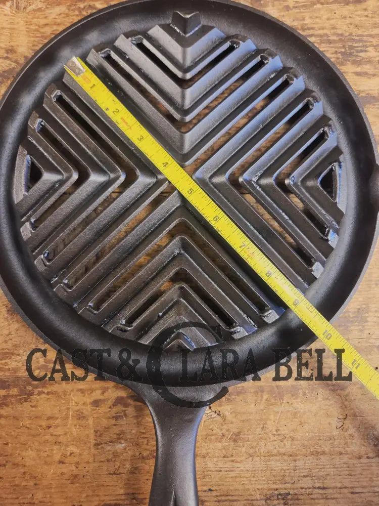 Show Stopper & hard to find Complete Griswold Double Broiler. Amazing piece of American history perfect for searing.