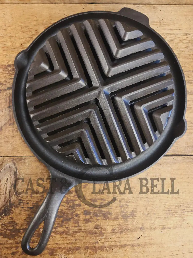 Show Stopper & hard to find Complete Griswold Double Broiler. Amazing piece of American history perfect for searing.