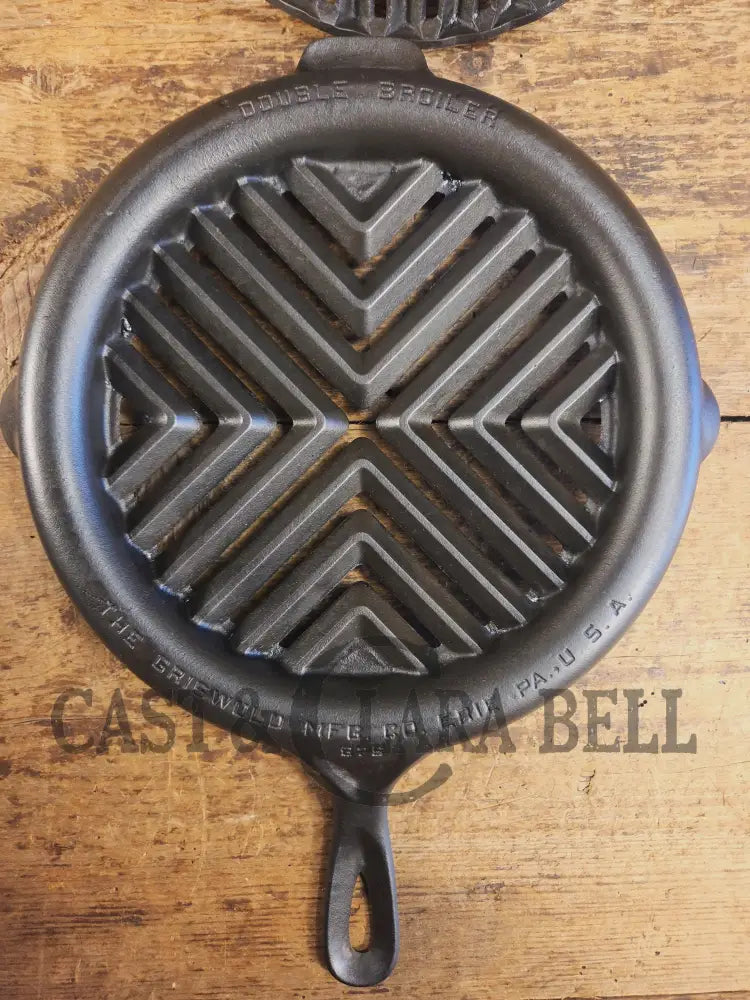 Show Stopper & hard to find Complete Griswold Double Broiler. Amazing piece of American history perfect for searing.