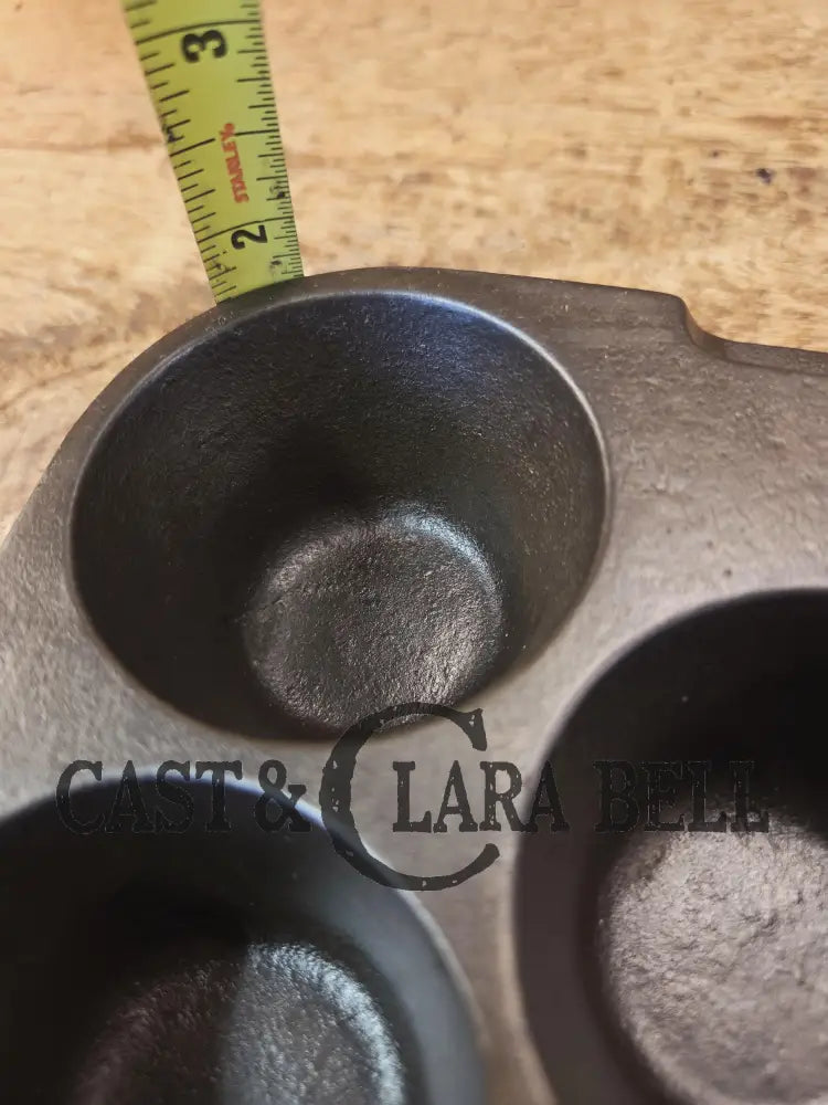 Sleek and elegant! 1930’s Wagner Ware 8 cup Popover Pan 1336 ’R’. Restored and Ready to bake delicious desserts!