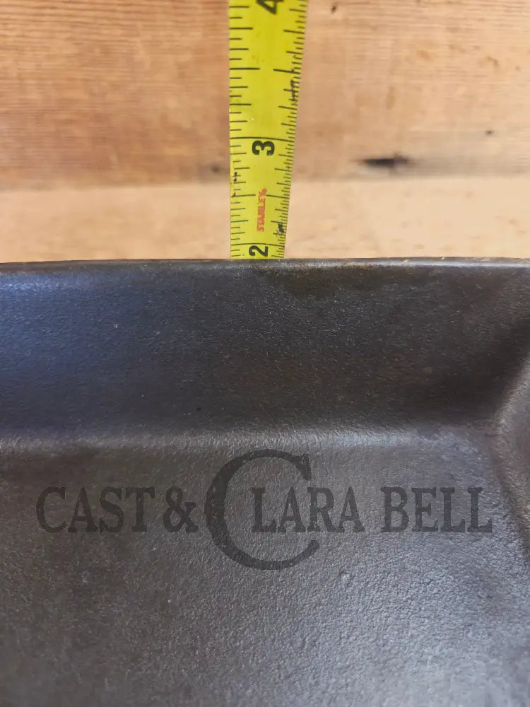 Sleek and elegant early 1900’s Lodge square skillet. Versatile pan for your arsenal! Makes wonderful corbread! - Skillet