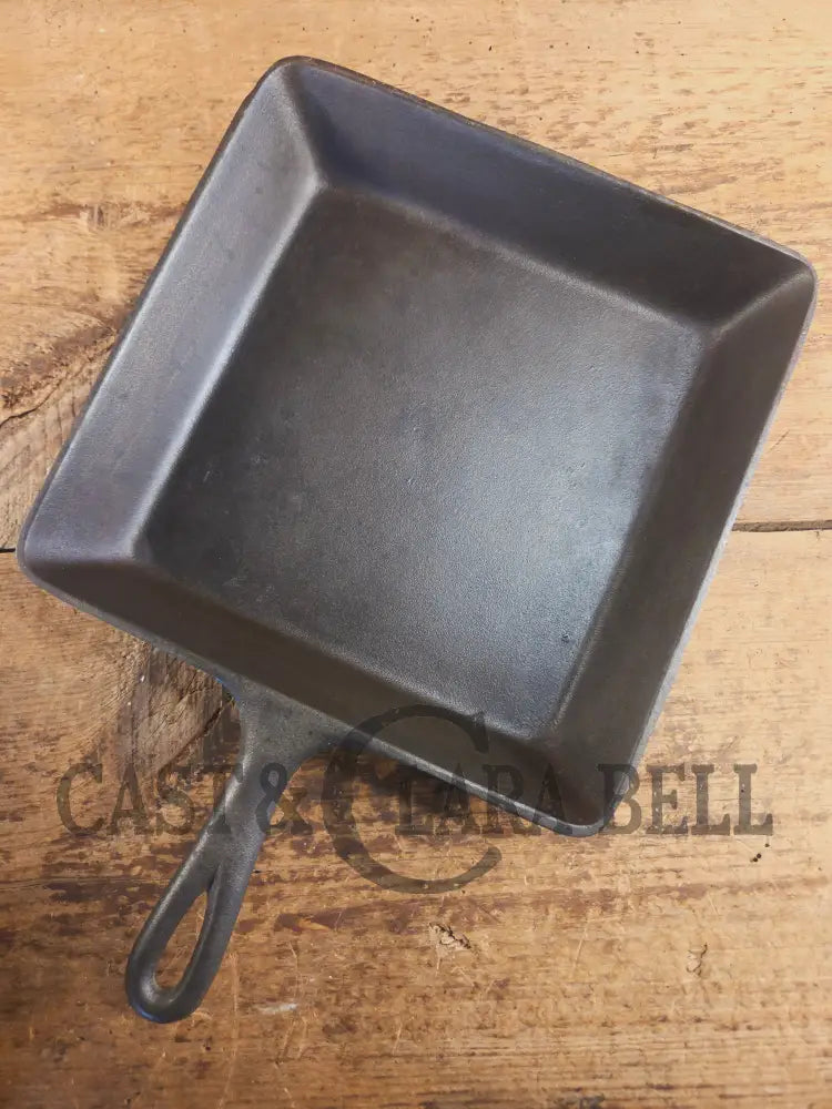 Sleek and elegant early 1900’s Lodge square skillet. Versatile pan for your arsenal! Makes wonderful corbread! - Skillet