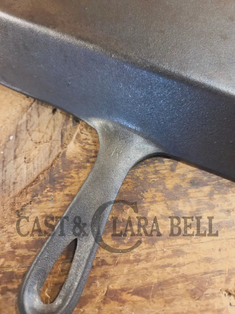 Sleek and elegant early 1900’s Lodge square skillet. Versatile pan for your arsenal! Makes wonderful corbread! - Skillet
