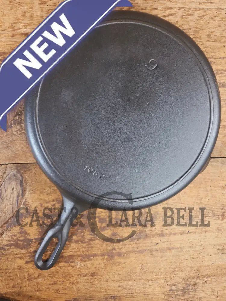 Sleek and Elegant HTF 1940’s Griswold Iron Mountain Series #9 Skillet with Heat Ring 1082 - Skillet