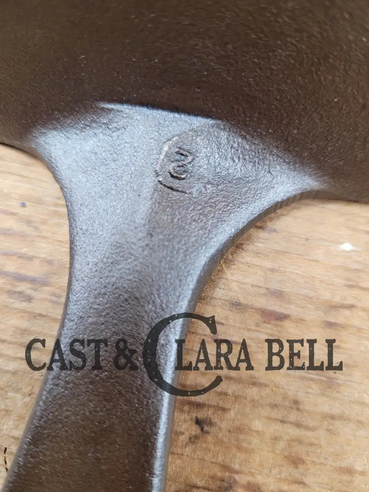 Sleek And Elegant Mid 1900’S Lodge ’Blob 2’’ Square Skillet. Versatile Pan For Your