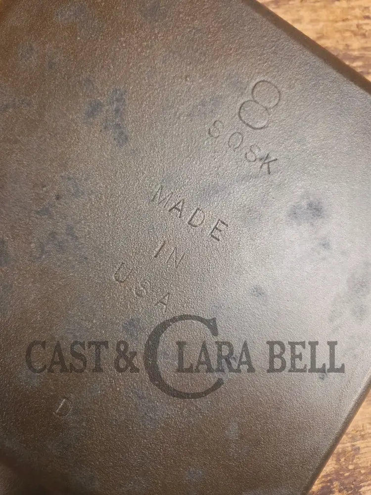 Sleek and elegant mid 1900’s Lodge square cast iron skillet. SQSK and #8 markings. Versatile pan for your arsenal!