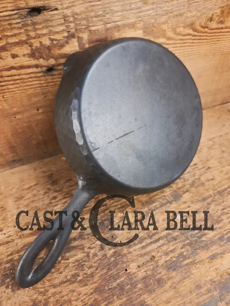 So cool! The hammered Unknown Foundry pointy handle #3 cast iron skillet. Maker Unknown great for sides! Skillet