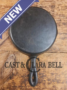 So cool! The hammered Unknown Foundry pointy handle #3 cast iron skillet. Maker Unknown great for sides! Skillet