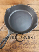 So cool! Classic 1930’s Wagner #8 Cast Iron Skillet with Hammered Finish Skillet
