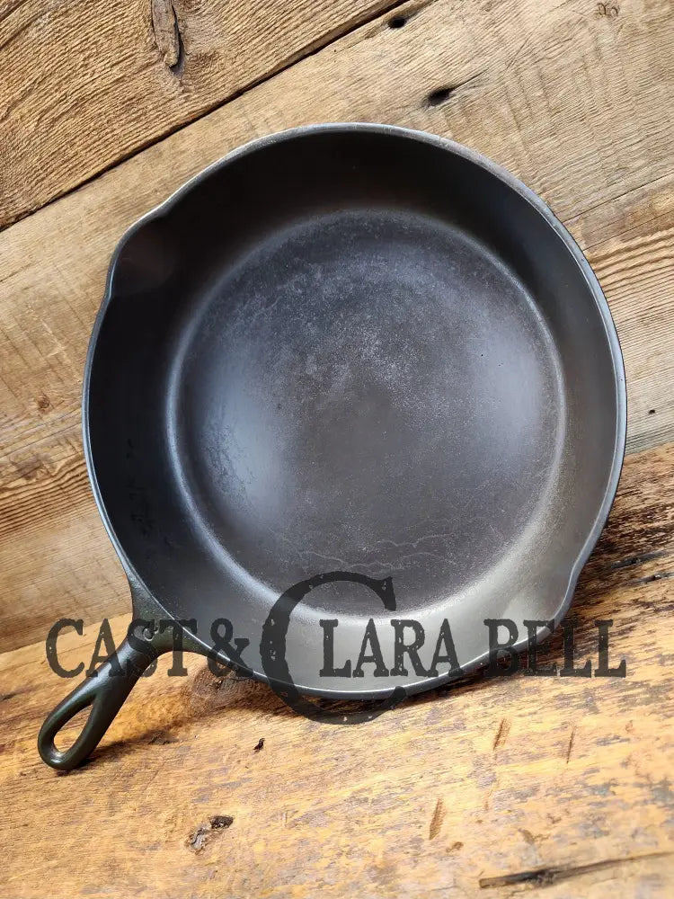 So Cool! Classic 1930’S Wagner #8 Cast Iron Skillet With Hammered Finish