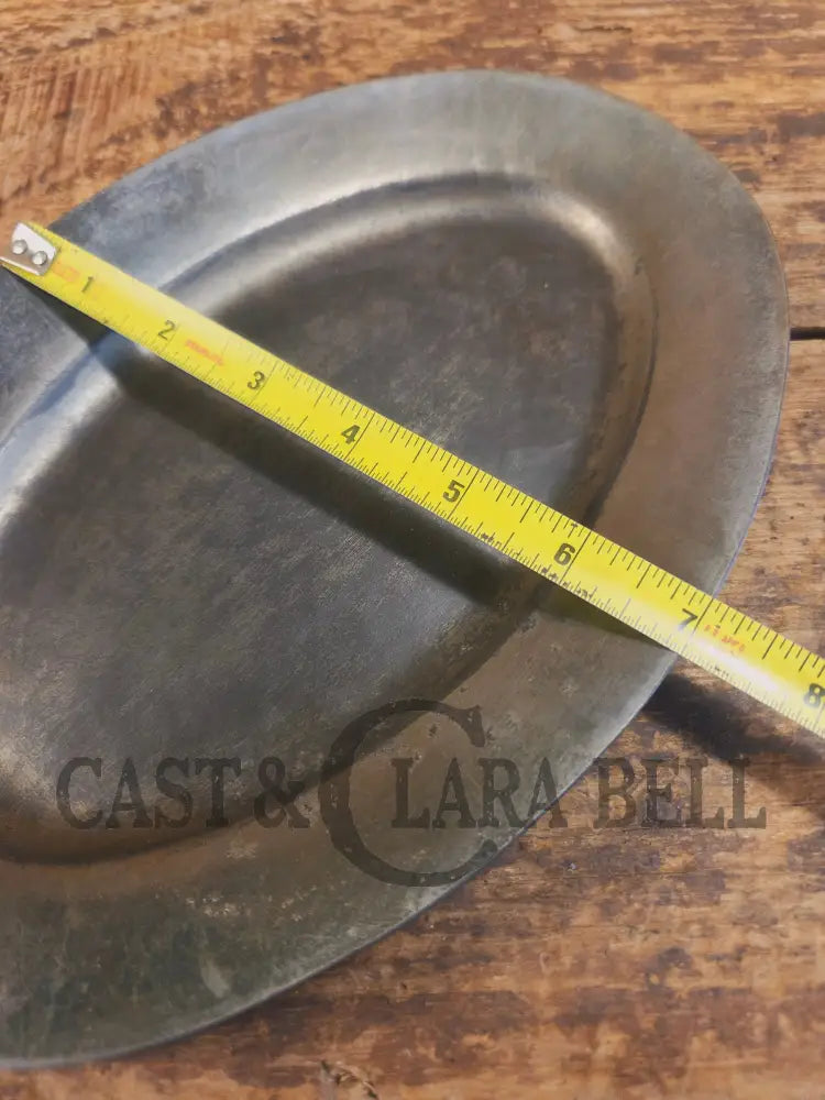 So cool & not common! Griswold #848 ’Steak Platter’. Very cool for the dinner table - Skillet