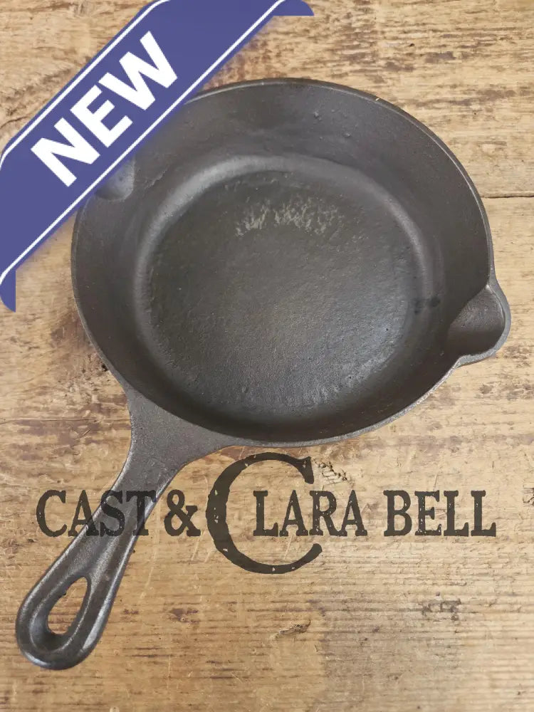 So cool! The ’hammered ugly’ #5 cast iron skillet. Maker Unknown great for sides! SC24 Skillet