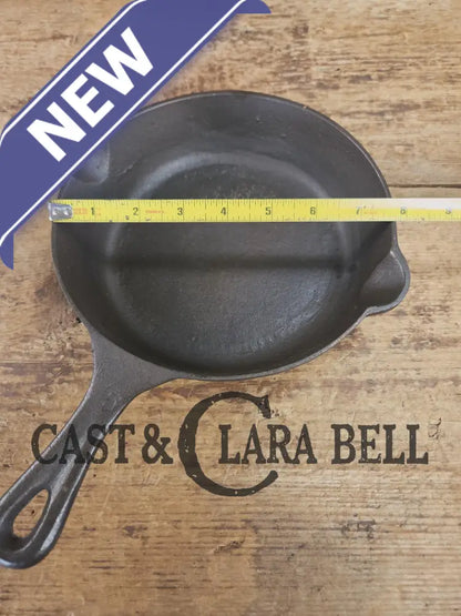 So cool! The ’hammered ugly’ #5 cast iron skillet. Maker Unknown great for sides! SC24 Skillet