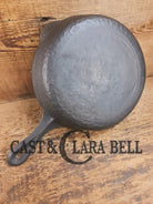 So cool! The hammered Unknown Foundry pointy handle #5 cast iron skillet. Maker Unknown great for sides! Skillet