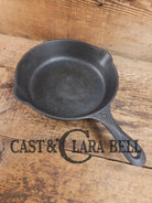 So cool! The hammered Unknown Foundry pointy handle #5 cast iron skillet. Maker Unknown great for sides! Skillet