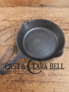 So cool! The hammered Unknown Foundry pointy handle #5 cast iron skillet. Maker Unknown great for sides! Skillet