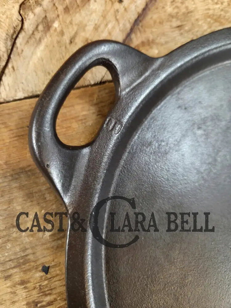 So elegant and very hard to find! 1910’s Griswold #9 Slant Block Logo 713 Long Griddle. Don’t miss this one! Very