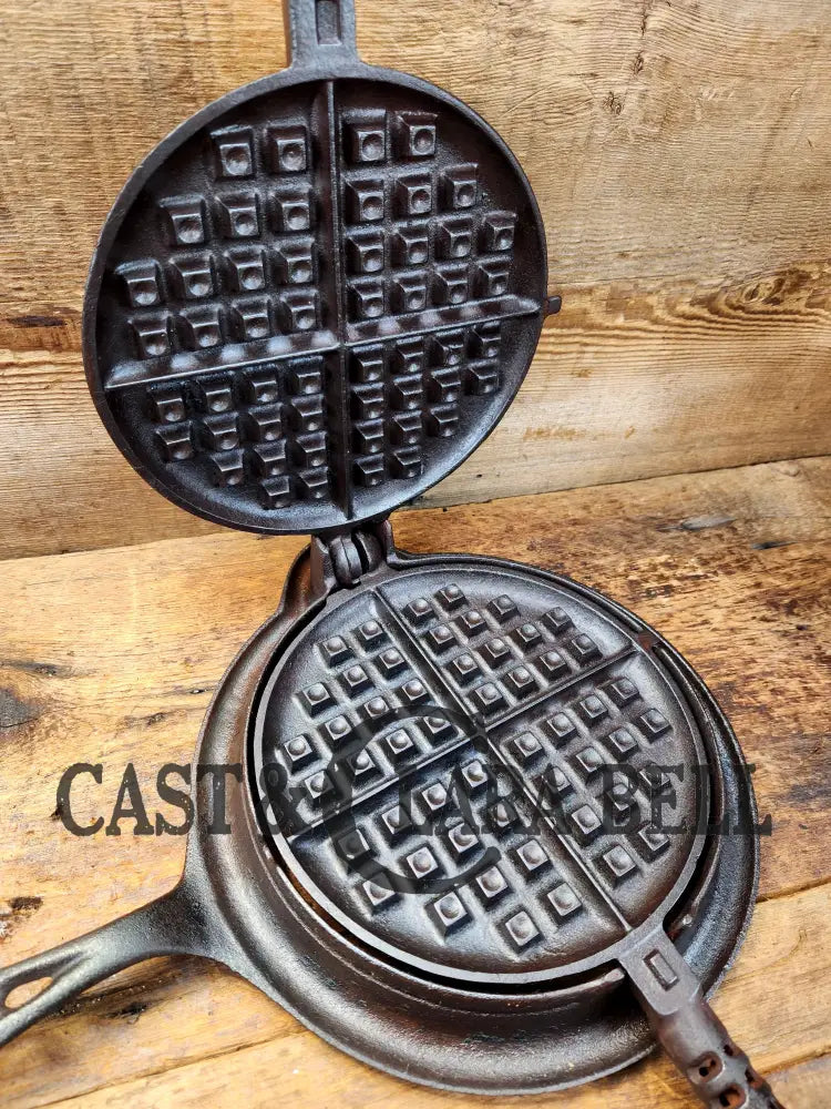 So Unique! 1920’S Griswold/Puritan #8 (885/886) Combo Waffle Iron With Low Base