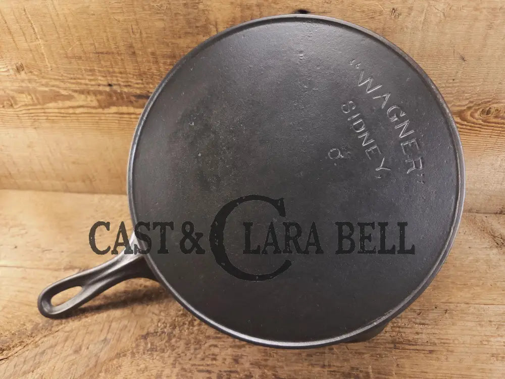 So unique and harder to find! Wagner made 1910’s Arc straight logo Sidney O. #9 Skillet with Heat Ring