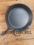 So unique and harder to find! Wagner made 1910’s Arc straight logo Sidney O. #9 Skillet with Heat Ring Skillet