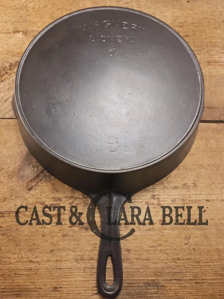 So unique and harder to find! Wagner made 1910’s Arc straight logo Sidney O. #9 Skillet with Heat Ring