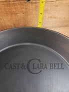 So unique and harder to find! Wagner made 1910’s Arc straight logo Sidney O. #9 Skillet with Heat Ring Skillet