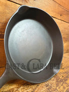 So unique and harder to find! Wagner made 1910’s Arc straight logo Sidney O. #9A Skillet - Skillet