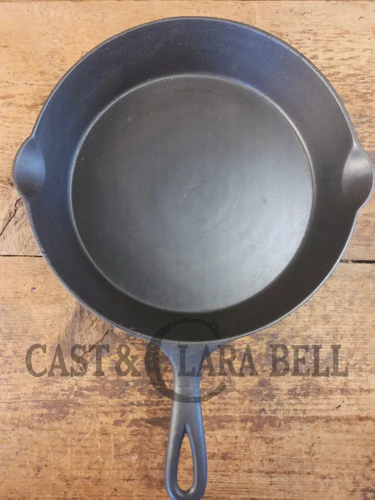 So unique converstion starter. Recast Erie #9 Cast Iron Skillet. Unique raised maker’s mark - Skillet
