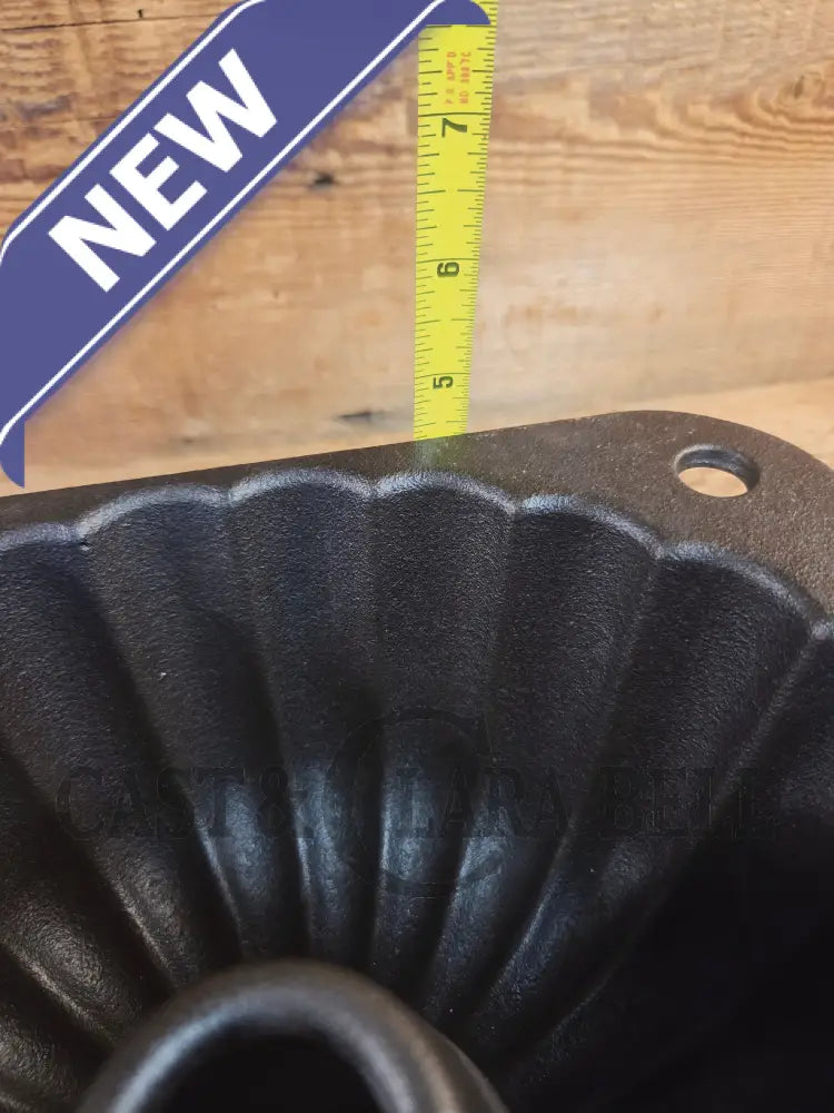 So unique! ’The Pauper’ fluted style cake pan unknown maker. 12 Cups Square base - Bakeware
