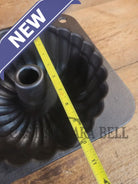 So unique! ’The Pauper’ fluted style cake pan unknown maker. 12 Cups Square base - Bakeware