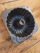 So unique! ’The Pauper’ fluted style cake pan unknown maker. 12 Cups Square base - Bakeware