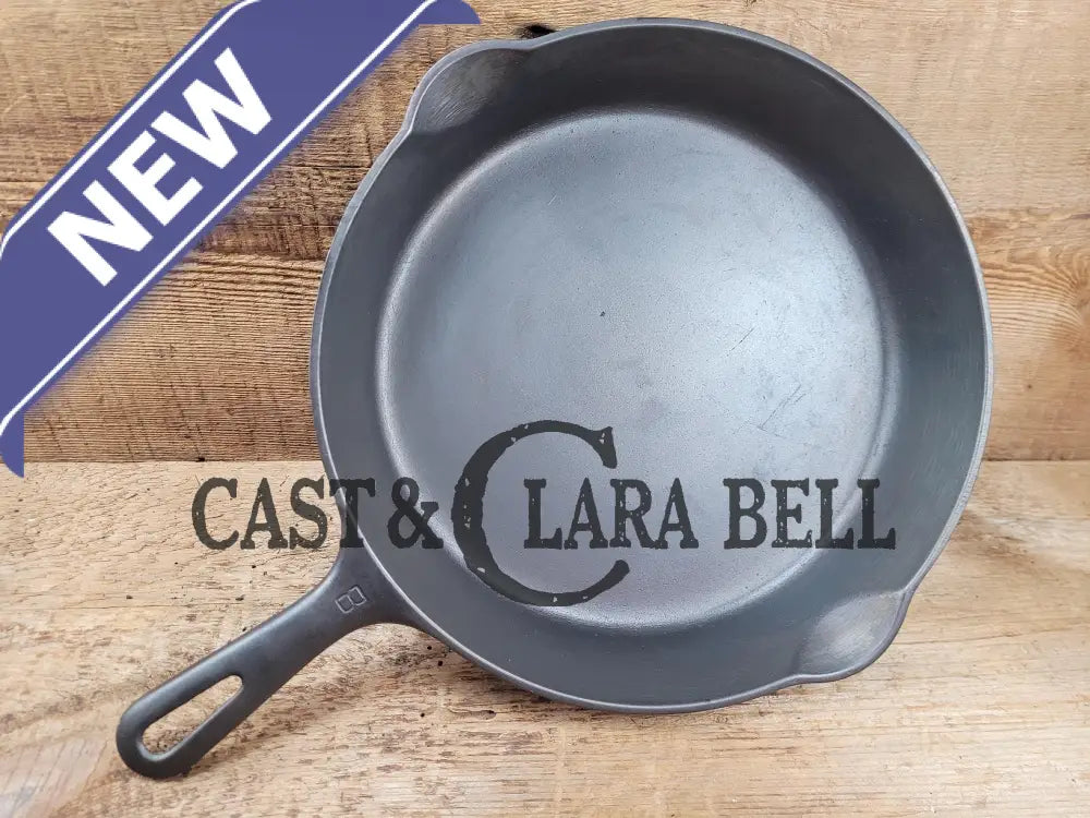 Sought After Grooved Handle! The Classic Griswold No. 8 Skillet With Small Block Logo 704 N.