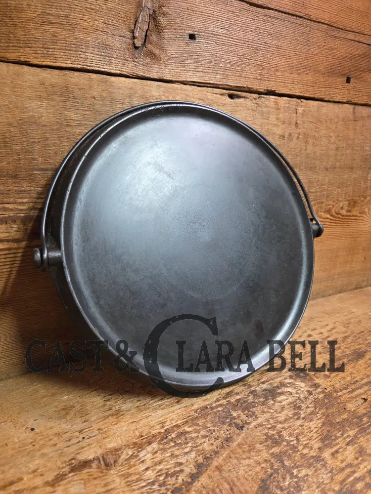 Spectacular and hard to find Griswold ERIE 3rd Series #10 Round Griddle with Bail! You don’t see these often! Griddle