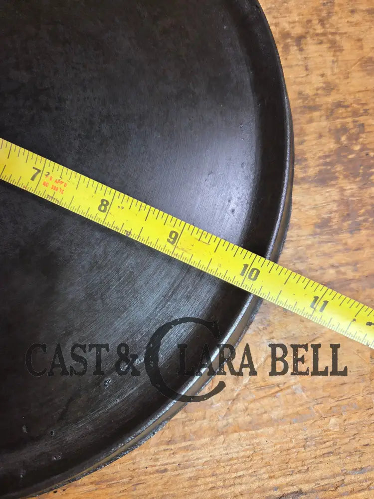 Spectacular and hard to find Griswold ERIE 3rd Series #10 Round Griddle with Bail! You don’t see these often! Griddle
