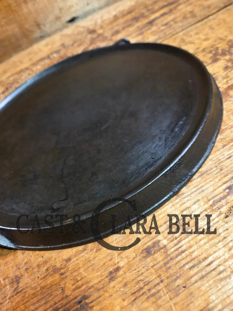 Spectacular and hard to find Griswold ERIE 3rd Series #10 Round Griddle with Bail! You don’t see these often! Griddle