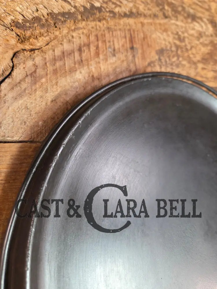 Spectacular and hard to find Griswold ERIE 3rd Series #10 Round Griddle with Bail! You don’t see these often! Griddle